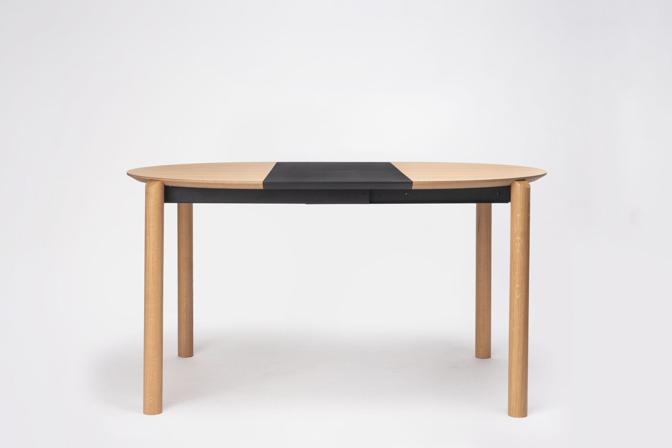 Juno Table H75 Round Extendable